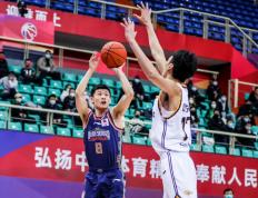 乐鱼体育-日本篮球联赛经典对决开始，东西区球队火爆较量