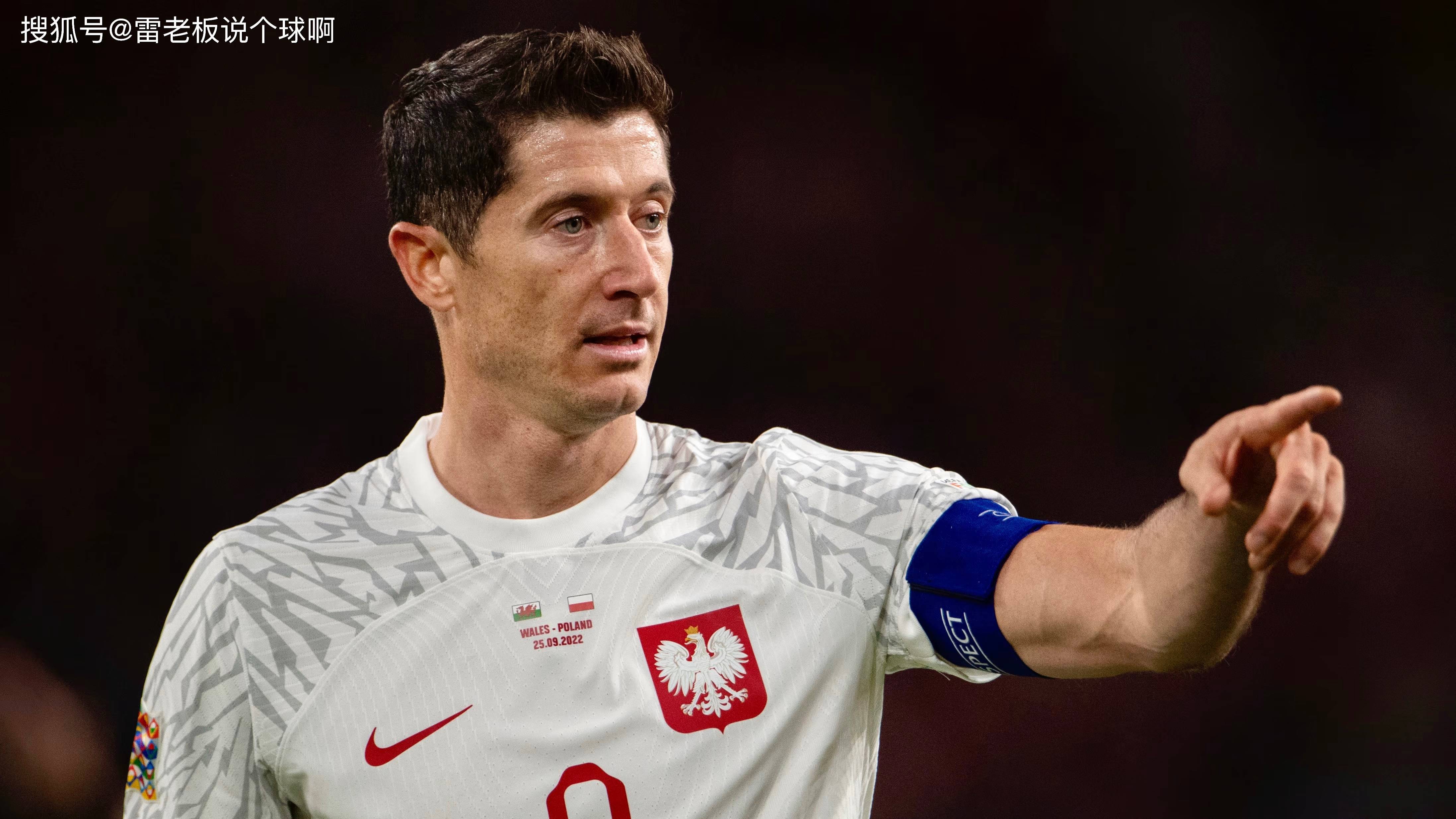 乐鱼体育-包含丹麦横扫英格兰，莱万绝境逆转的词条